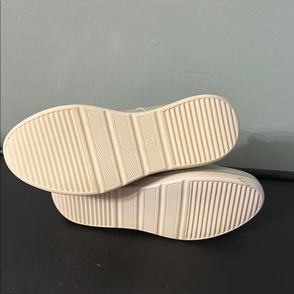 Morecome Women’s faux crystal double zipper wedge sneakers - slip on size 6.5 - Picture 8 of 8